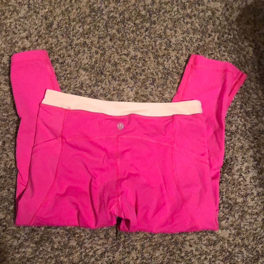 Lululemon Neon Pink Womens Capris!